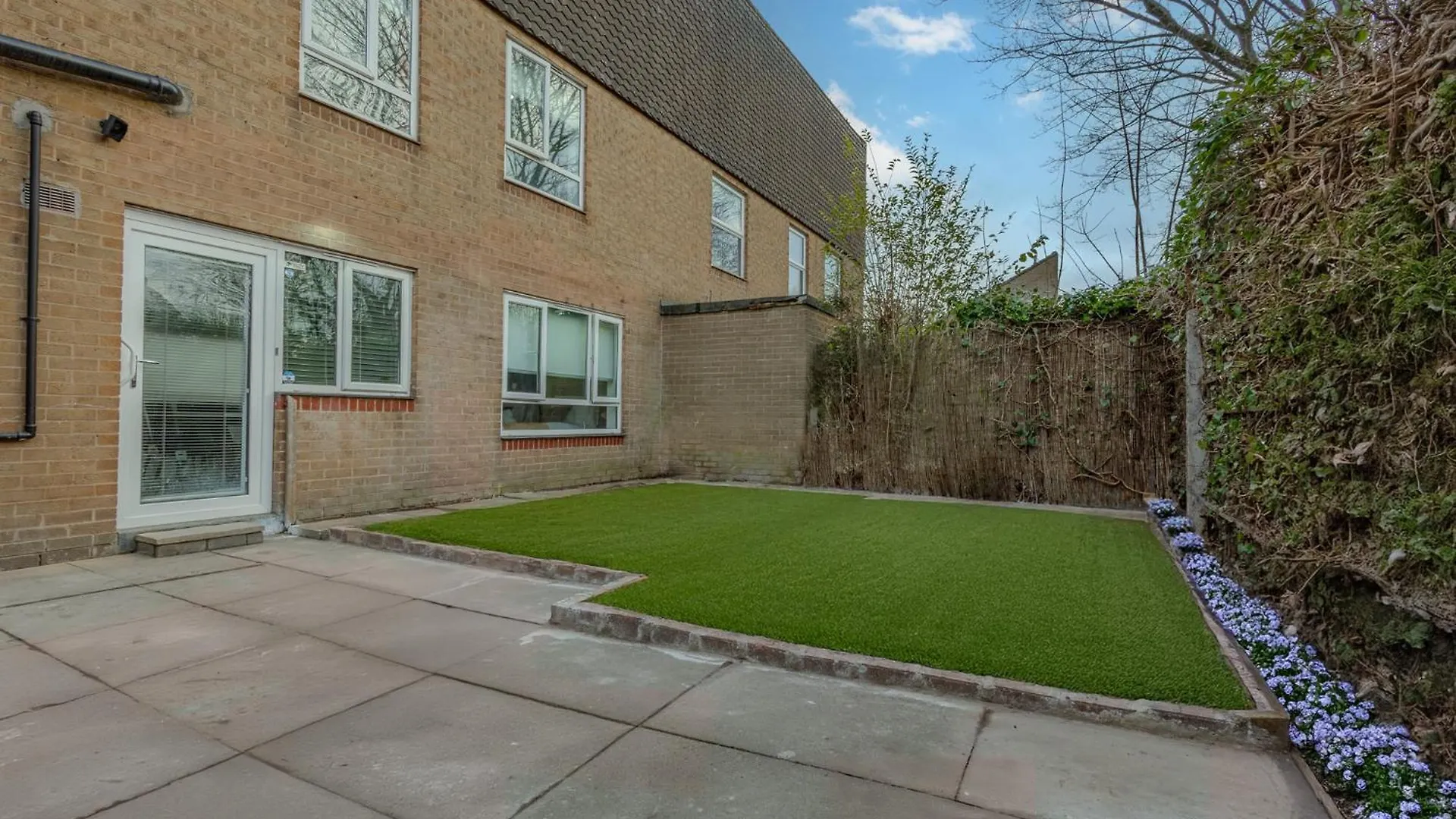 Premium Serviced Accommodation Rooms Nottingham - All With Ensuites Guest house