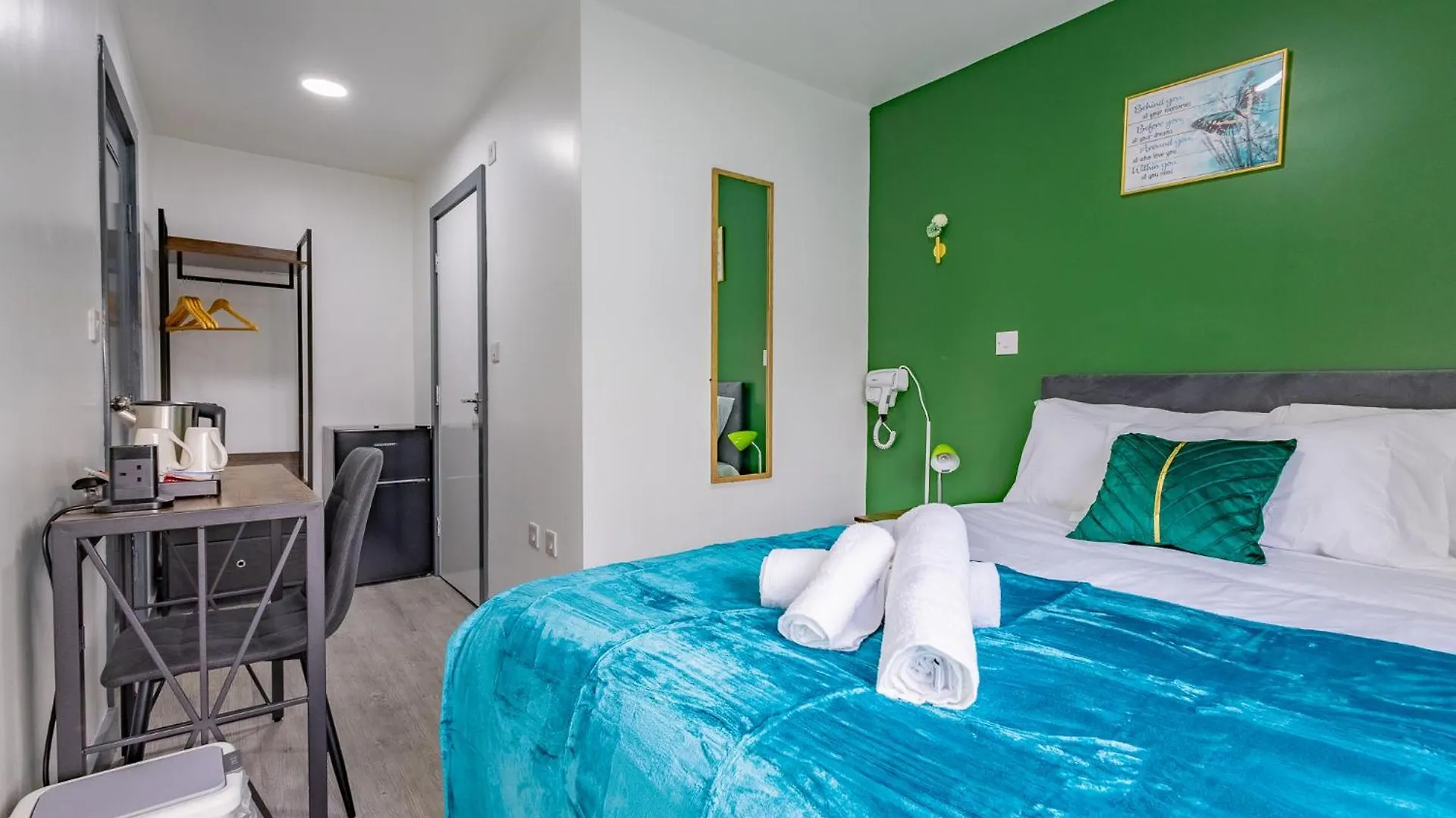Premium Serviced Accommodation Rooms Nottingham - All With Ensuites Guest house